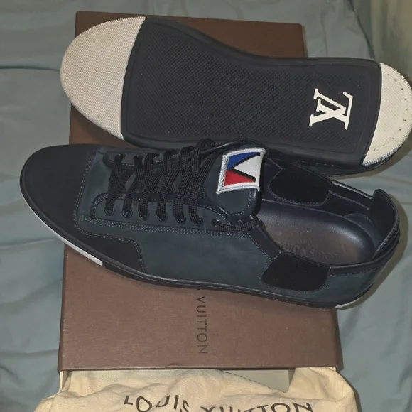 Louis Vuitton Men's Black Sneakers - Picture 10 of 10